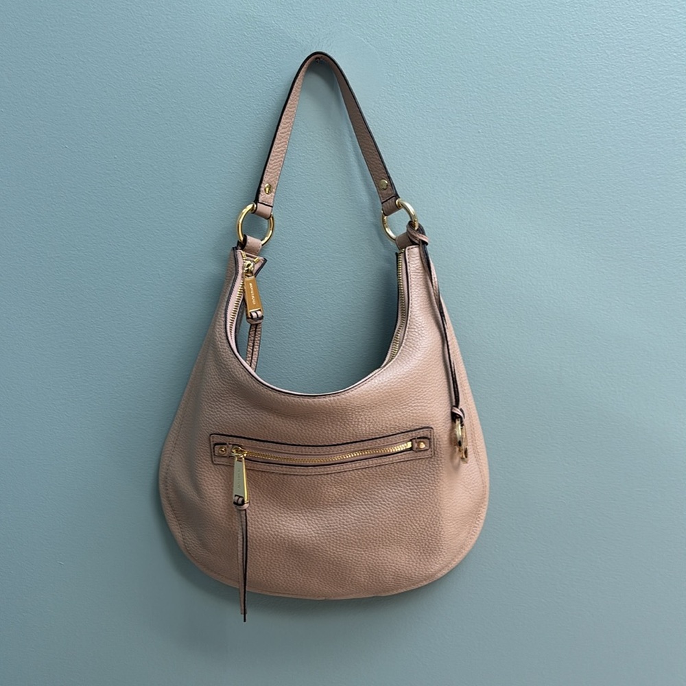 • MICHAEL KORS PEBBLED LEATHER HOBO BAG •